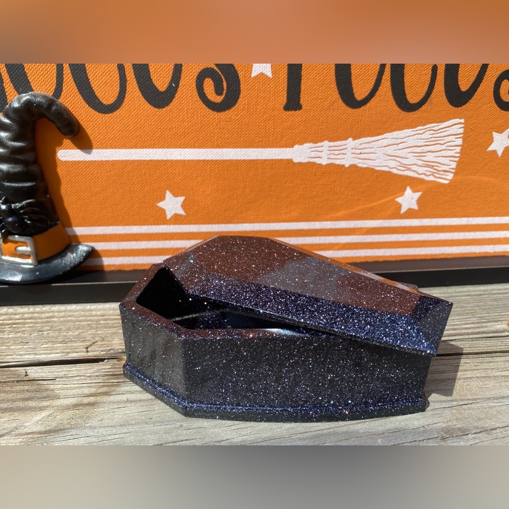 Coffin box! - Picture 1 of 5